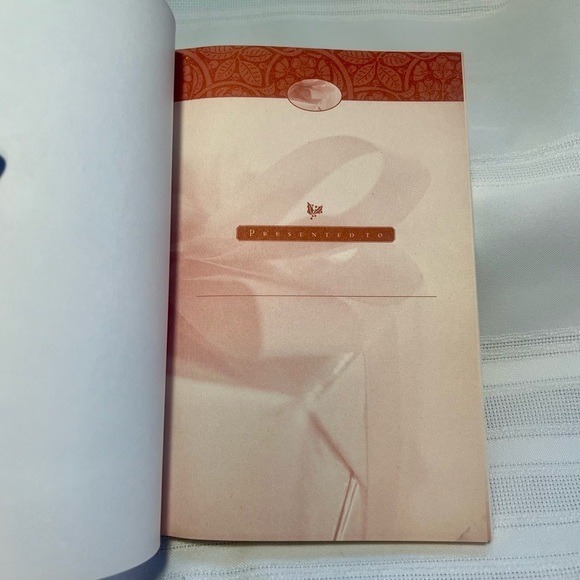 $5 ADD ON with $15+ Bundle Christmas Gift Books Inspirational Religious NEW - Picture 5 of 13